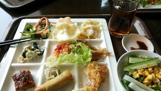 雰囲気や眺めは良いけど料理は・・・