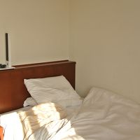 シングルルームでももちろんセミダブルベット