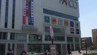 ショッピングモールのような買い物しやすさ。