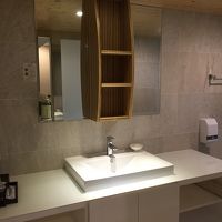 洗面には歯ブラシなどのアメニティも完備