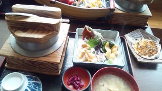 アサリの釜飯が美味しい魚貝料理店はここだよ