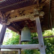 新宿区内で最古の梵鐘があります