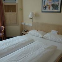 スーツケース２個を床上で展開できた。