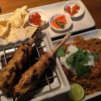 朝食のインドネシア料理セット