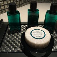 エルメス、他アメニティーボックスには糸ようじまである