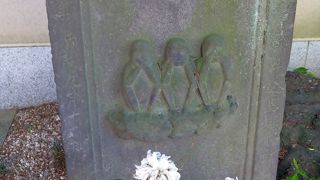 参道の奥に静かな境内がありました