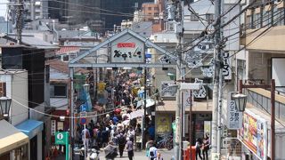 休日はたくさんの人で溢れています。