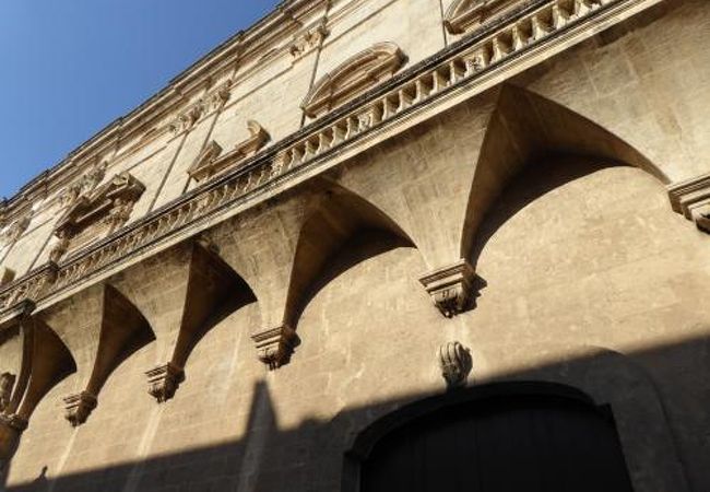 宮殿らしい優雅な雰囲気の建物♪