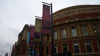 憧れのホールでクラシック鑑賞