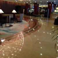 広くないロビー