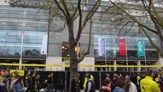 いつも満員のスタジアム