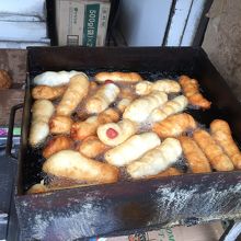 ソーセージの入った揚げパンが美味しかった