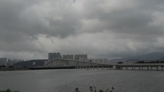 マカオ半島とタイパ島をつなぐ橋