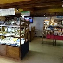 おみやげのみならず、自分で使いたいものがあります。