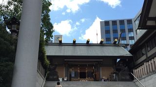 増上寺大門近くの神社