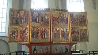 オルガンコンサートが行われる