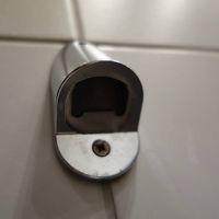 バスルームに栓抜きがついてた