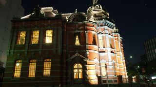 辰野金吾設計の赤レンガ洋館