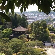 庭の上から見た銀閣寺