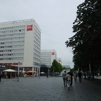 駅からすぐです。