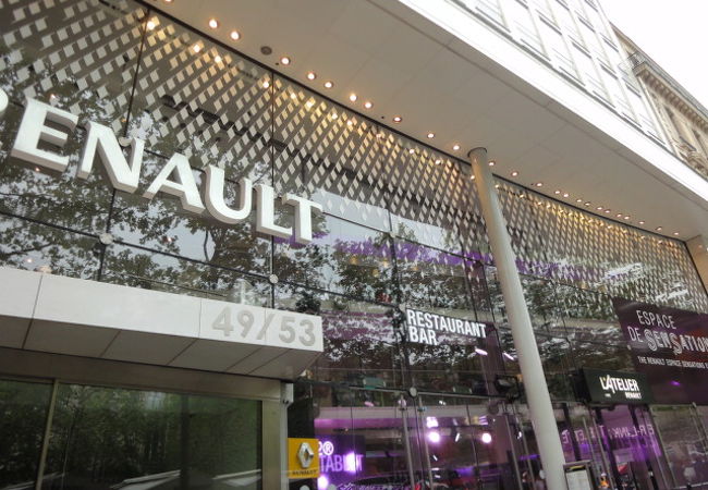【フランスの店ジオラマ】ルノー  RENAULT パリの16区の市場　1/43 フランスの店ジオラマ】ルノー RENAULT パリの16区の市場 1/43