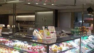 西口のタカノフルーツパーラー