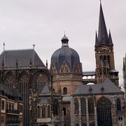アーヘンではこの大聖堂へ！