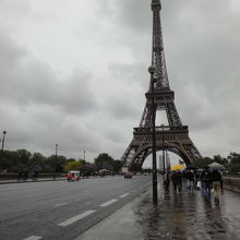 橋とエッフェル搭