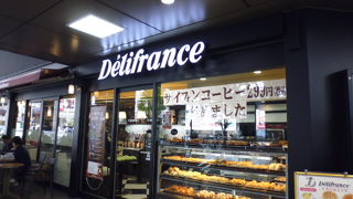 パンも多くてうまい