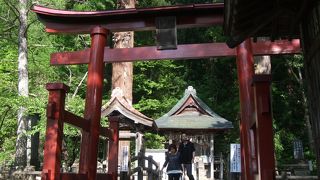飯盛山の「さざえ堂」に行く途中にある小さな神社