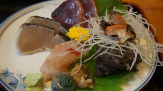 リーズナブルな値段で海鮮がいただける店