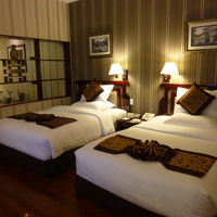 広いですし、綺麗にしてありますが、古さが滲み出ています。