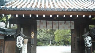 旧東海道沿い、小さな大仏像があります