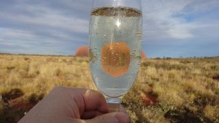 真っ赤に染まるウルル