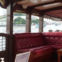 シャトルボートの内部