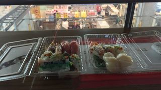 活気溢れる寿司市場を堪能