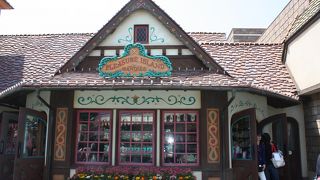 お菓子の専門店