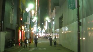 連休の夜は閑散としていました