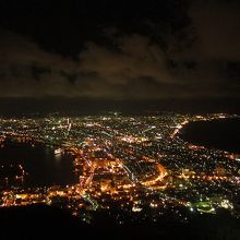 北海道の形がわかる夜景