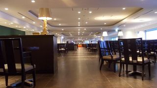 羽田空港サクララウンジ南でございます