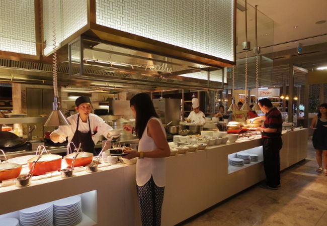 ホテルのシンガポール料理ビュッフェ