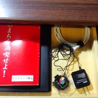 Wi-Fiは自分で接続。充電機器も完備されていました。