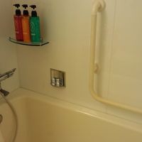 お風呂に手摺りがついているのは嬉しいですよね〜。