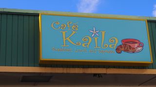 フルーツたっぷり、大人気のパンケーキ！