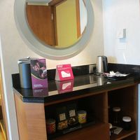 冷蔵庫の上に有るお菓子は移動してはいけませんと説明がありまし