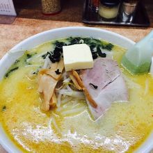 牛乳みそカレーラーメン　バターいり