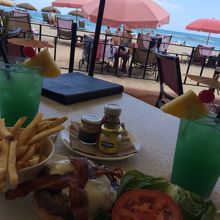 上品すぎるバーガーですね