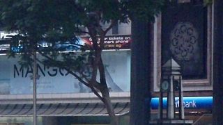 MRT駅から地下道で