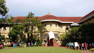 王宮からウィマンメーク宮殿へのお散歩コース