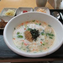 私の定番は、栄養のお粥・「エビとブロッコリのお粥」。